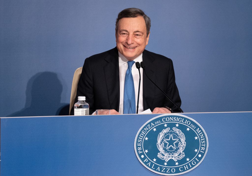L’Italia incoronata Nazione dell’anno:  Economist elogia Draghi
